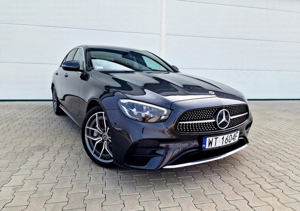 Mercedes-Benz Klasa E cena 215900 przebieg: 27000, rok produkcji 2022 z Częstochowa małe 781